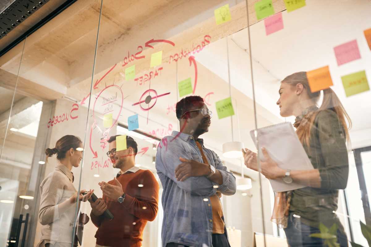 Peer-to-Peer Learning in Digital Communities